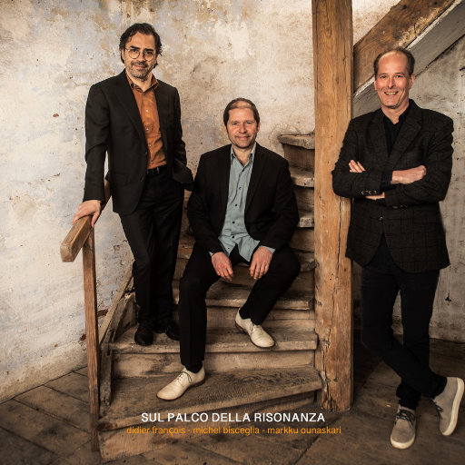 带土抓住玖辛奈的头发
